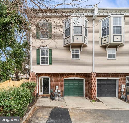 24 W Mccaulley Ct, Wilmington, DE, 19801-4040 | Card Image
