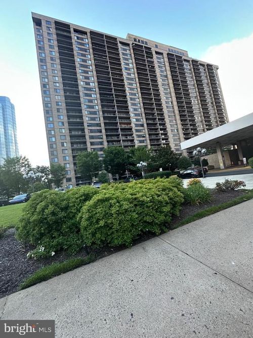 unit-101n-3701 S George Mason Dr, FALLS CHURCH, VA, 22041-3702 | Card Image