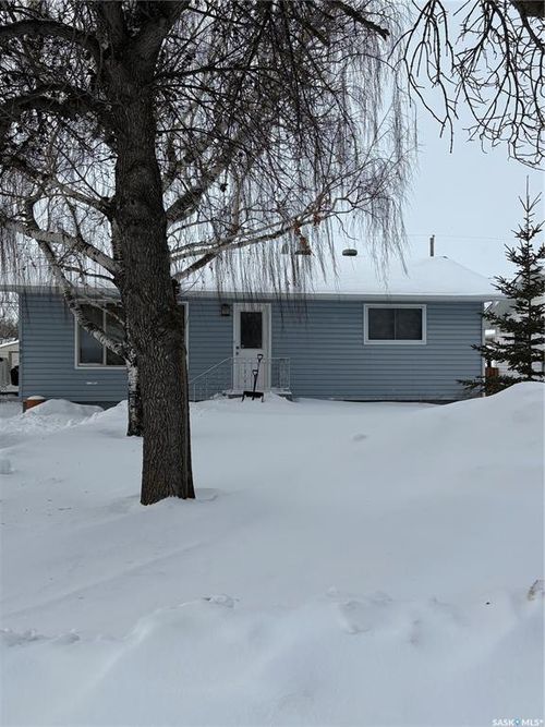 207 3rd Street Ne, Ituna, SK, S0A1N0 | Card Image