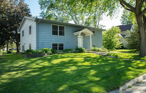 1923 4th Ave Nw, Waverly, IA, 50677-1924 | Card Image