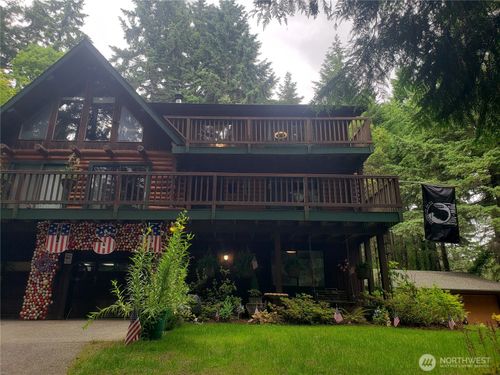 70 Ne Wanda Ln, Belfair, WA, 98528-9445 | Card Image