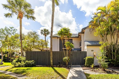 3375-3183 Cocoplum Cir, Coconut Creek, FL, 33063-5918 | Card Image