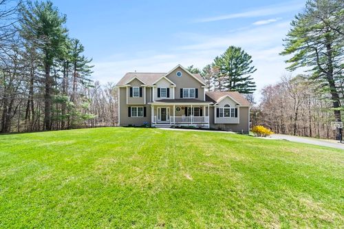 3 Curve St, Middleton, MA, 01949-1688 | Card Image