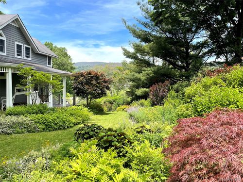 8 Manitou Rdg, Garrison, NY, 10524-3051 | Card Image