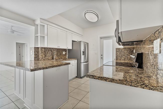 2356 Sw 16 Th Ave, Townhouse with 4 bedrooms, 3 bathrooms and null parking in Miami FL | Image 6