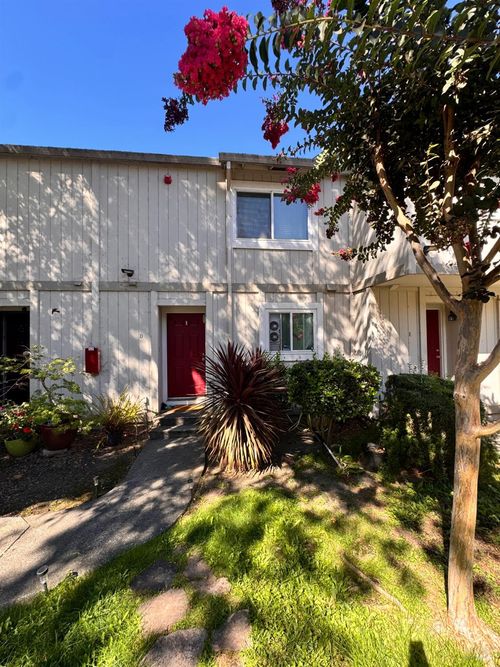 37 Front St, Healdsburg, CA, 95448-4472 | Card Image