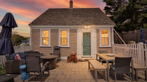 1-15 Carver St, Provincetown, MA, 02657-2146 | Card Image