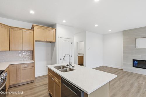 669 N Creative Way, Post Falls, ID, 83854 | Card Image