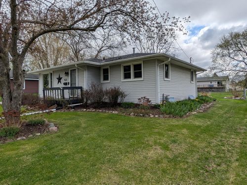 421 N Lincoln St, Elkhorn, WI, 53121-1329 | Card Image