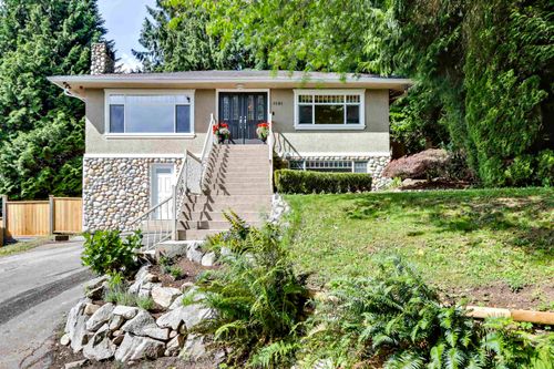 3581 Wellington Cres, North Vancouver, BC, V7R3B3 | Card Image