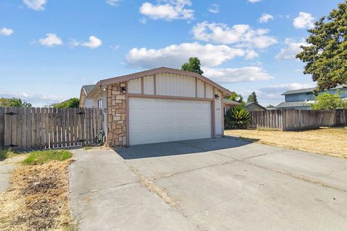 1479 Quincy Avenue, Manteca, CA, 95336 | Card Image