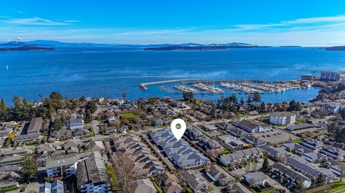 5-10084 3rd St, Sidney, BC, V8L3B3 | Card Image