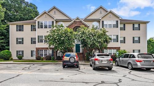 ic-133 James Rd, High Point, NC, 27265-2617 | Card Image