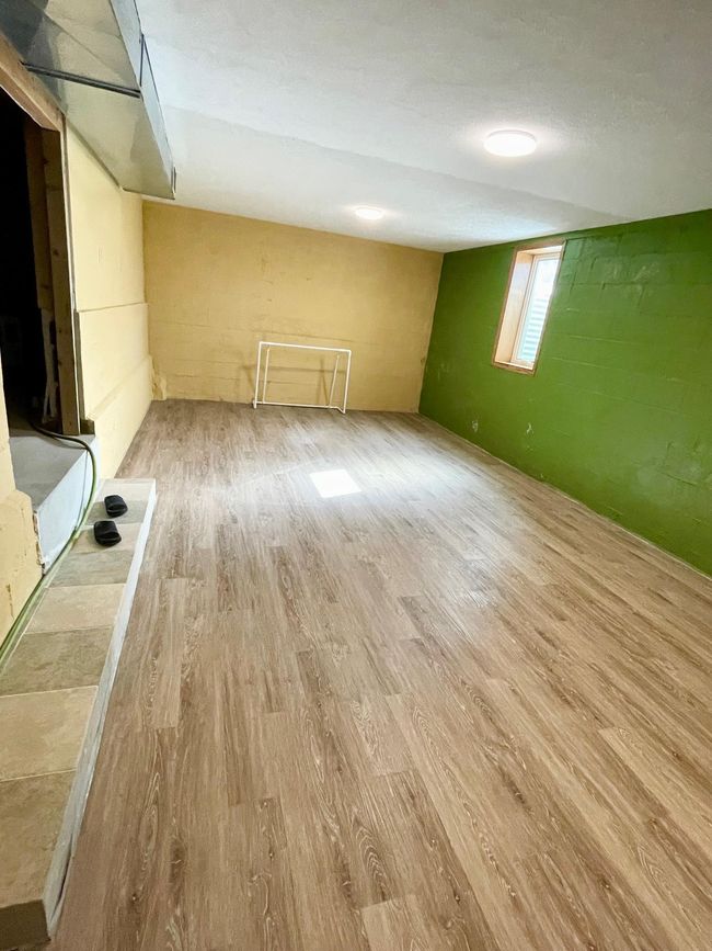 Huge amusement room.jpg | Image 32