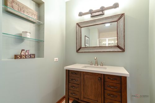 331 E Winchester Rd, Libertyville, IL, 60048-1347 | Card Image