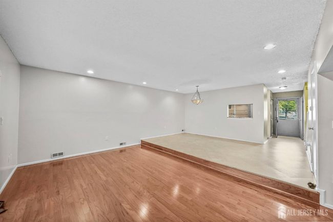 462 Harwick Ct, Townhouse with 2 bedrooms, 3 bathrooms and null parking in Piscataway NJ | Image 9