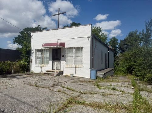 2732 Woodhill Rd, Cleveland, OH, 44104-3661 | Card Image