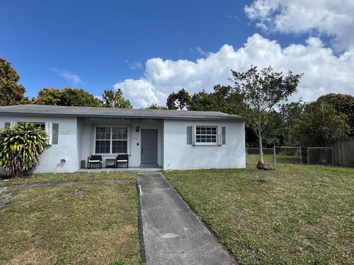 16981 Ne 8th Ct, North Miami Beach, FL, 33162-2508 | Card Image