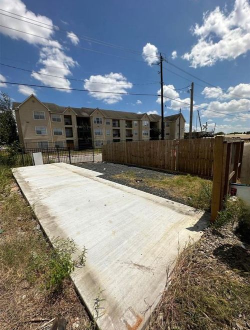205 Hughes St, Houston, TX, 77011-4435 | Card Image
