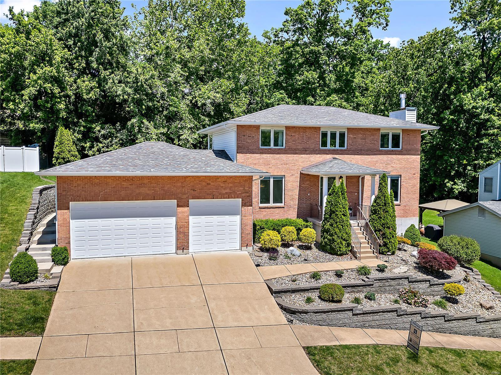 Summerhedge Pl, Saint Louis, MO 63128