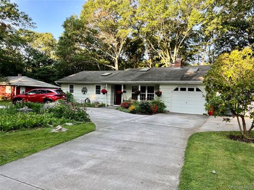 32 Bellview Ave, Brookhaven, NY, 11719-9720 | Card Image