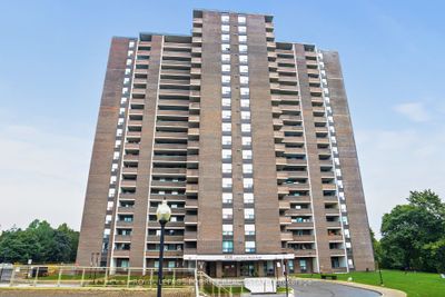 1407 - 1535 Lakeshore Rd E, Condo with 3 bedrooms, 2 bathrooms and 2 parking in Mississauga ON | Image 1