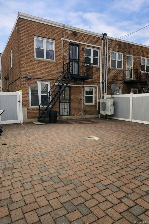 1154 E 100th St, Brooklyn, NY, 11236-4426 | Card Image