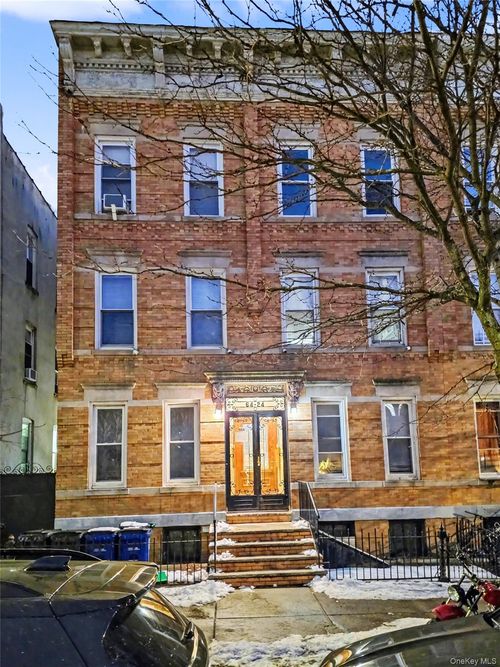 6424 Madison St, Glendale, NY, 11385-4608 | Card Image