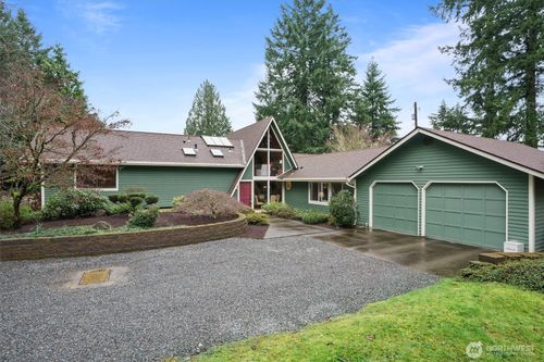 16425 266th Ave Se, Issaquah, WA, 98027-6936 | Card Image