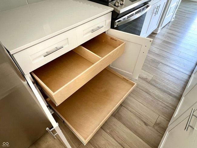 Professionally installed Shelf Genie cabinet system | Image 21