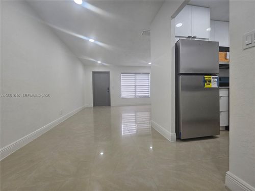 2-700 Ne 46th Ct, Oakland Park, FL, 33334-3252 | Card Image