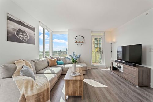 807-8181 Chester St, Vancouver, BC, V5X0J9 | Card Image