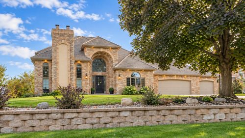 9405 Wedgewood Dr, Woodbury, MN, 55125-9305 | Card Image