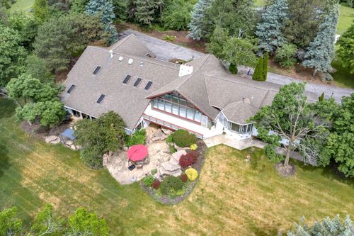 W215N5353 Ada Ct, Menomonee Falls, WI, 53051-6201 | Card Image
