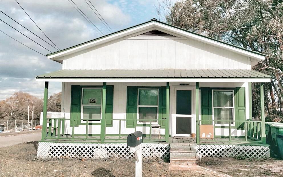 8th St, Defuniak Springs, FL 32433