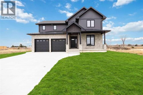 3527 Paul Cres, Camlachie, ON, N0N1E0 | Card Image