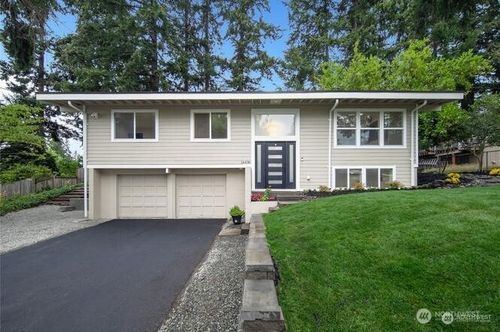 16436 Se 8th St, Bellevue, WA, 98008-6010 | Card Image