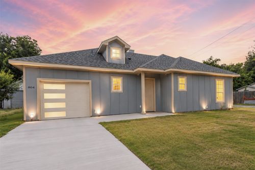 804 S 4th St, Bonham, TX, 75418-4607 | Card Image