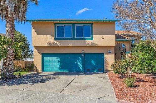 800 Mckillop Ct, Petaluma, CA, 94954-4523 | Card Image
