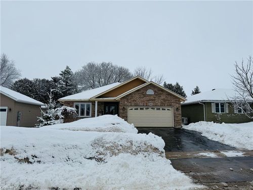 401 Carling Terr, Wingham, ON, N0G2W0 | Card Image