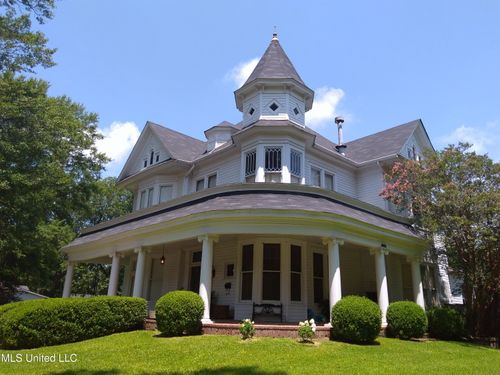 207 E Percy St, Indianola, MS, 38751-2444 | Card Image