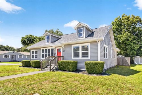 526 Brook Ave, Suffolk, VA, 23434-5922 | Card Image