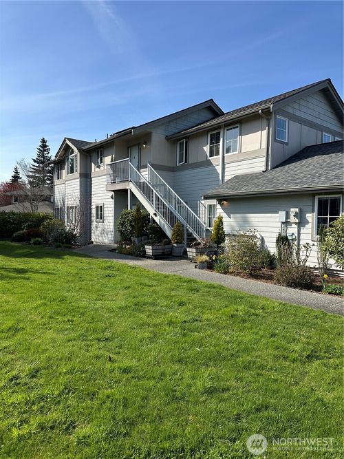 545 W Kellogg Rd, Bellingham, WA, 98226-7618 | Card Image