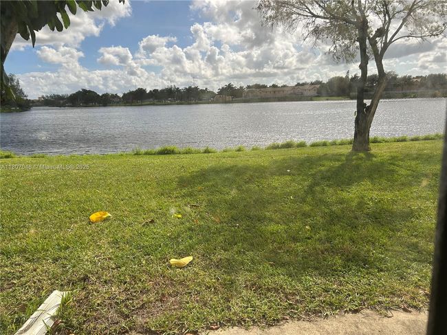 APT-106 - 8720 N Sherman Cir, Condo with 2 bedrooms, 2 bathrooms and null parking in Miramar FL | Image 5