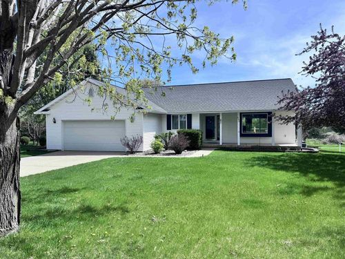 640 Mooreland Cir, Portage, WI, 53901-1277 | Card Image