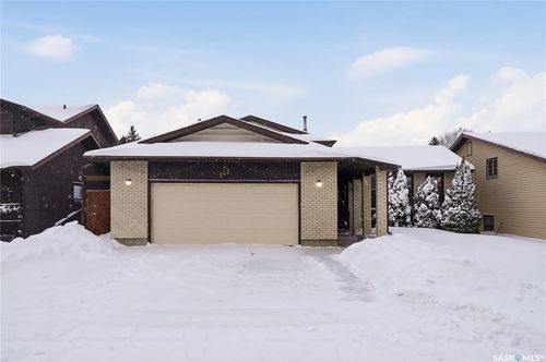 242 Thain Way, Saskatoon, SK, S7K6T2 | Card Image