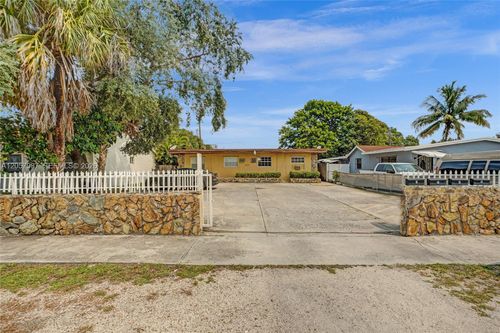 4-2525 Superior St, Opa-Locka, FL, 33054-4082 | Card Image