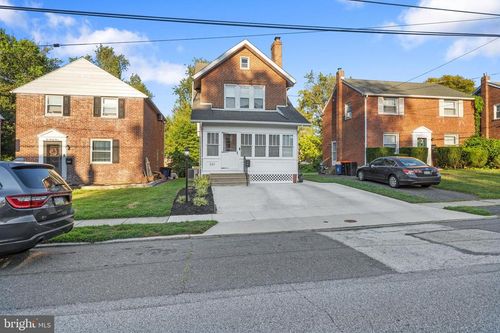 261 E Avon Rd, BROOKHAVEN, PA, 19015-3307 | Card Image