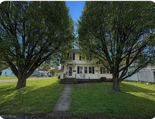 135 Overbaugh Ave, Saint Clairsville, OH, 43950-1354 | Card Image