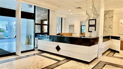 apt-11b-5700 Collins Ave, Miami Beach, FL, 33140-2337 | Card Image